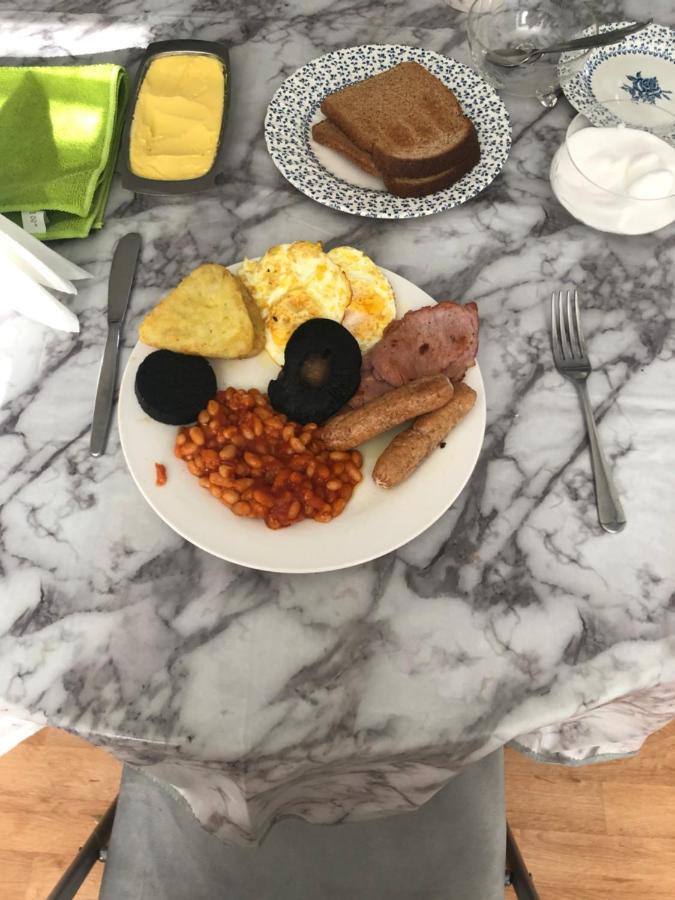 Bed & Breakfast Ponders End *