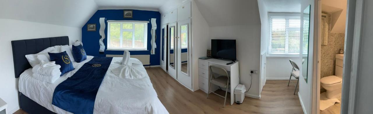 Ponders End Bed & Breakfast